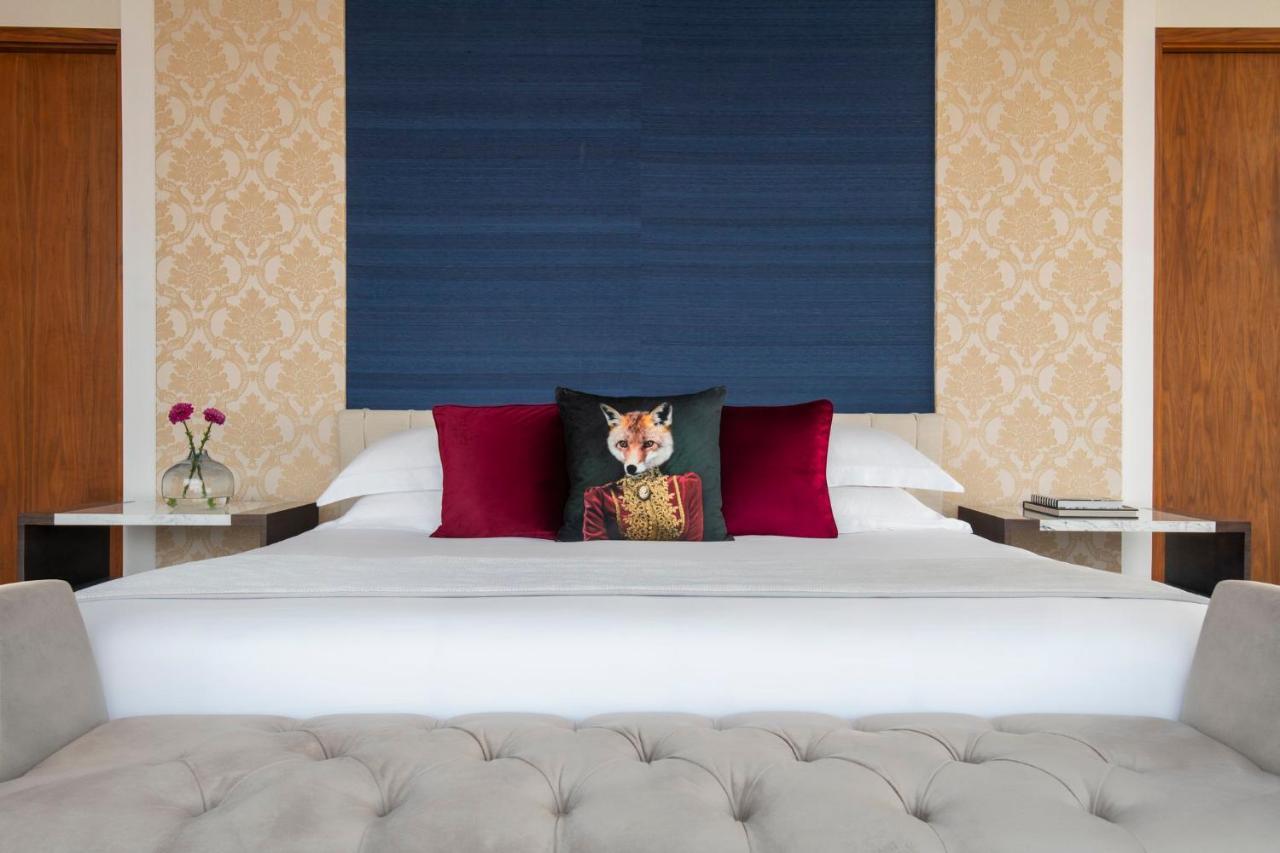 Abesq Doha Hotel And Residences, An Ihg Hotel 외부 사진 A bedroom at the hotel