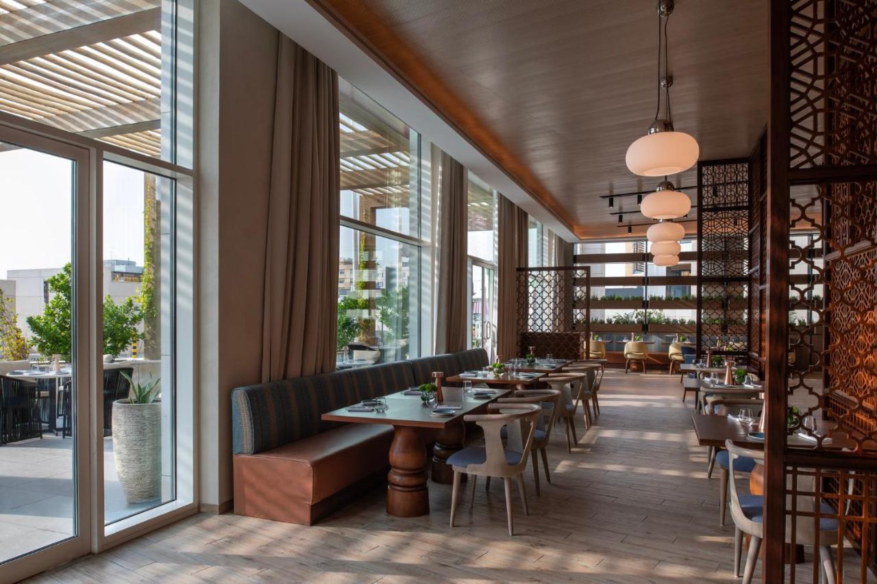 Abesq Doha Hotel And Residences, An Ihg Hotel 외부 사진 The restaurant