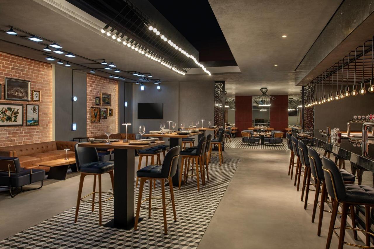 Abesq Doha Hotel And Residences, An Ihg Hotel 외부 사진 The interior of the lounge
