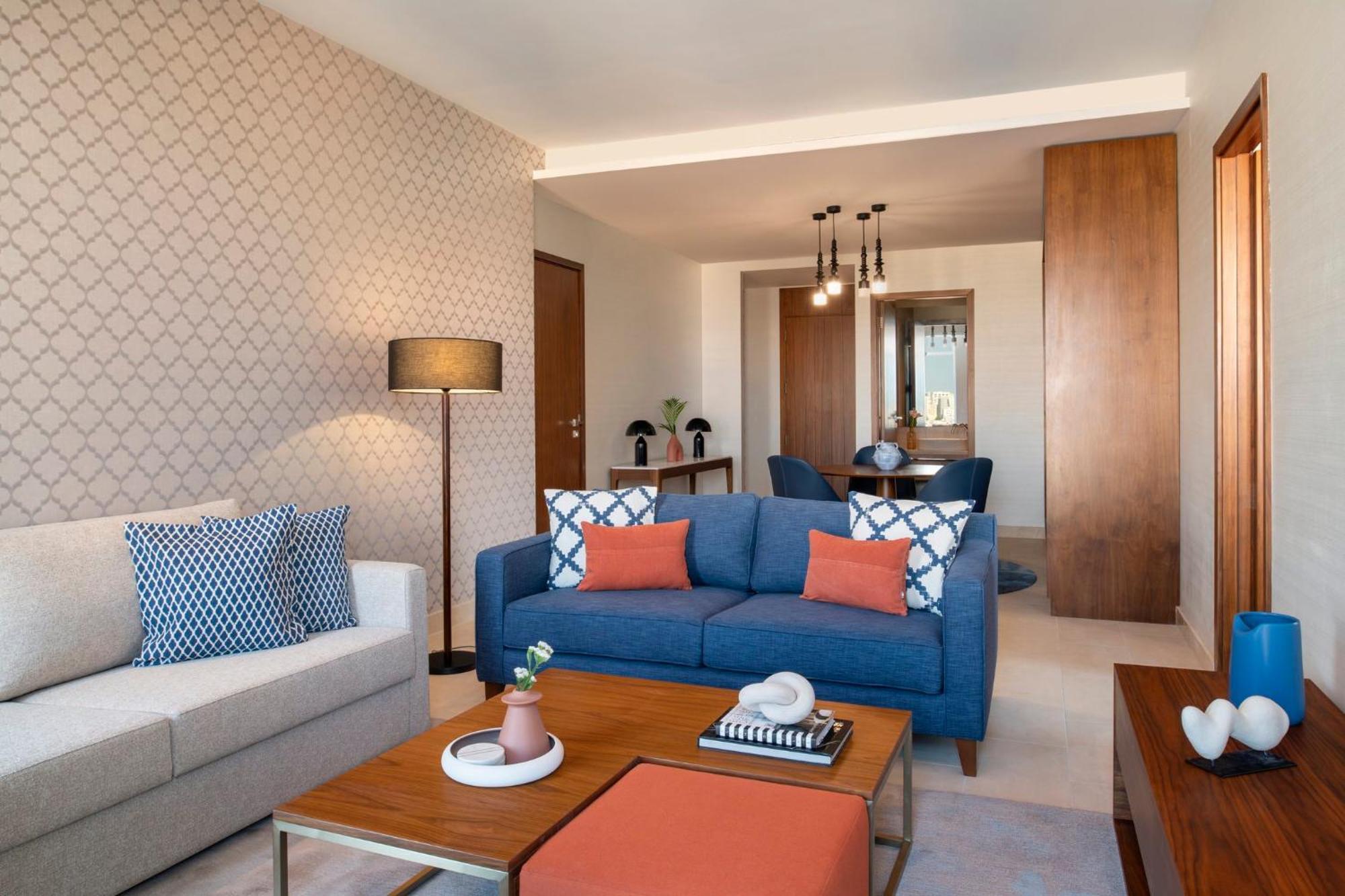 Abesq Doha Hotel And Residences, An Ihg Hotel 외부 사진 A living room at the hotel