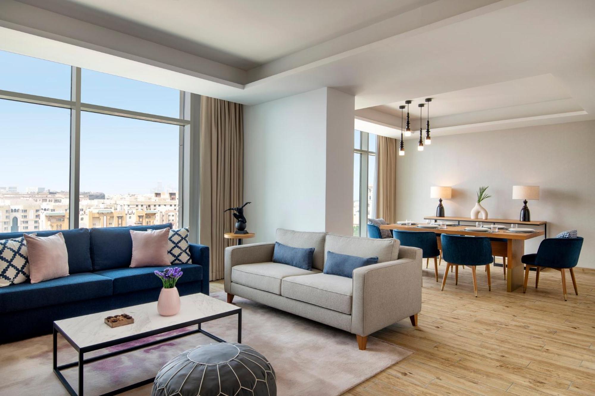 Abesq Doha Hotel And Residences, An Ihg Hotel 외부 사진 A living room at the hotel