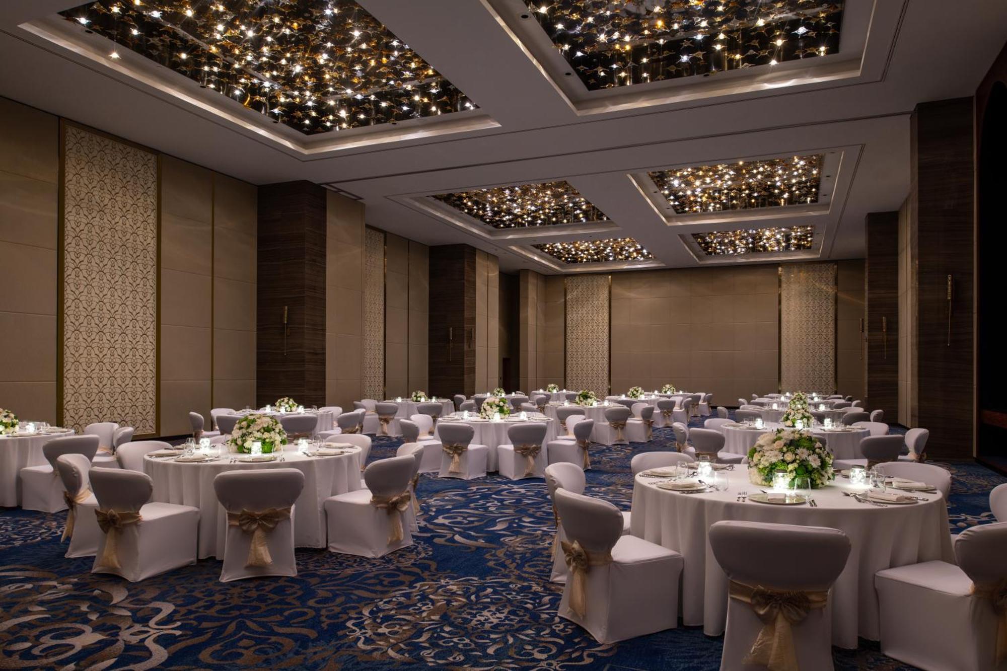 Abesq Doha Hotel And Residences, An Ihg Hotel 외부 사진 The ballroom