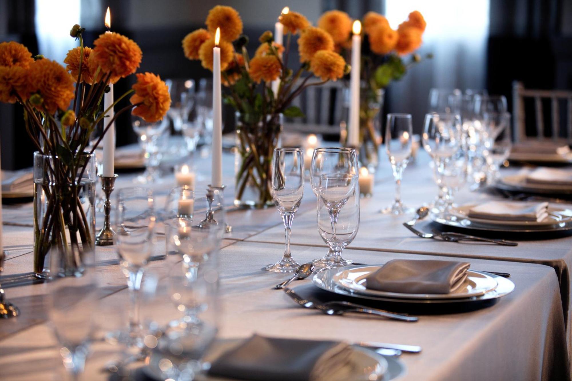 Abesq Doha Hotel And Residences, An Ihg Hotel 외부 사진 A table set for a formal dinner